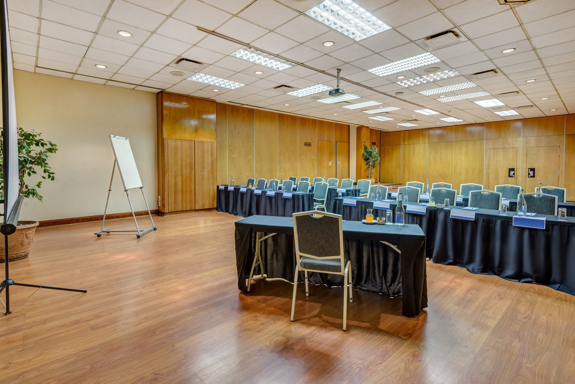 Bon Hotel Bloemfontein Central Экстерьер фото